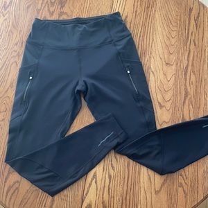 Athleta High Traverse Tight M